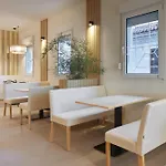 Hotel Pakeleku